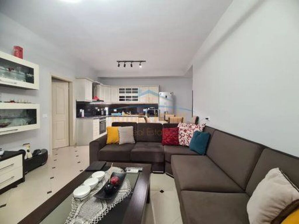 Qera,Apartament 2+1+2 ,Yzberisht