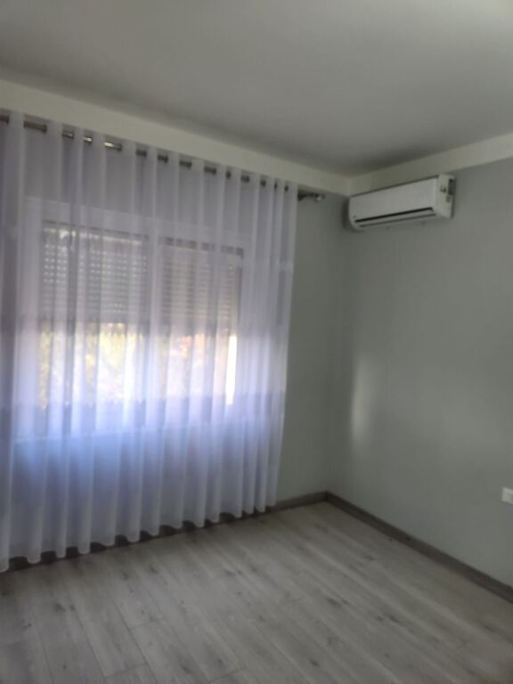 Shitet apartament 3+1.