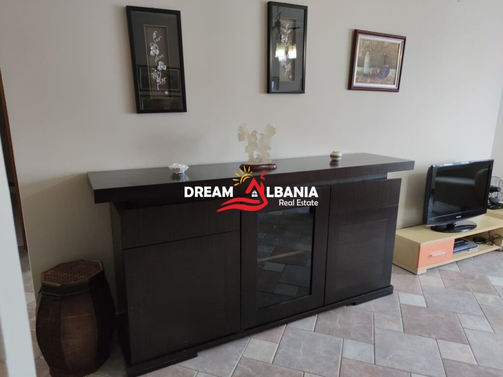 Jepet me Qera Apartament  1+1 tek Rruga e Elbasanit, pranë Shkollës së Baletit ( ID 4211819 )