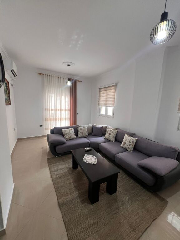 APARTAMENT ME QIRA 2+1 TE FONDACIONI ELEONORA