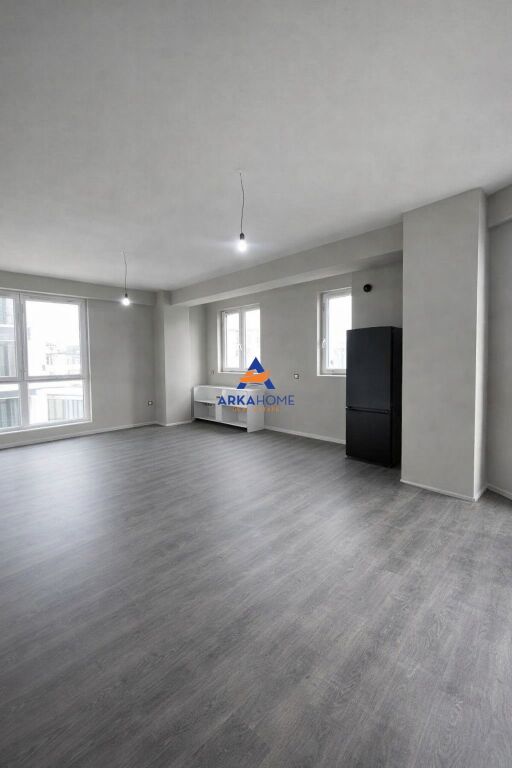 VENDESI APPARTAMENTO 3+1+2+BALCONE "ALLA COMUNE DI PARIGI" 474000 EURO