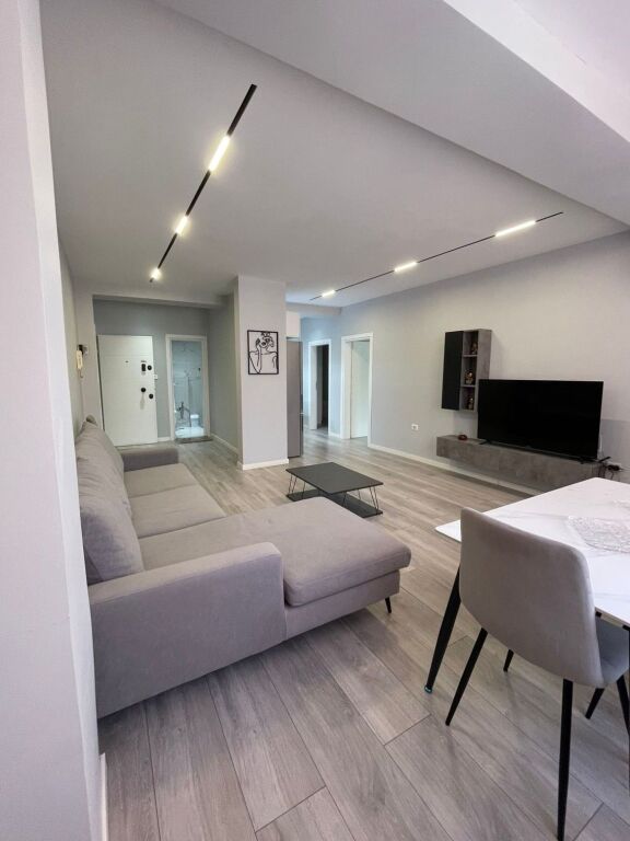 🏡Appartamento 2+1 in Affitto a 21 Dhjetori, vicino all'Hotel Mondial!