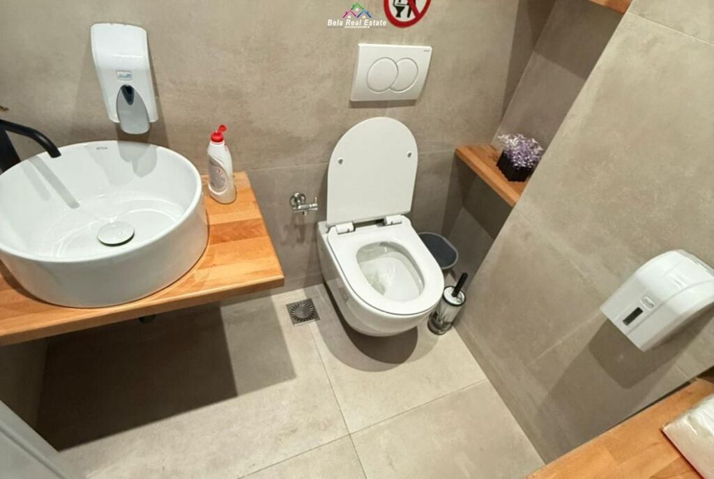 Lokal Me qera Tek Rruga e Barrikadave (ID BL2183) tirane