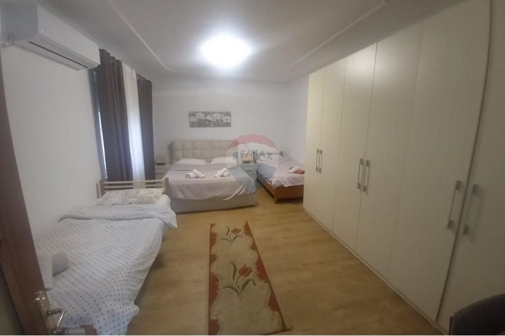 Apartment - For Rent - 9 Floors, Tirana