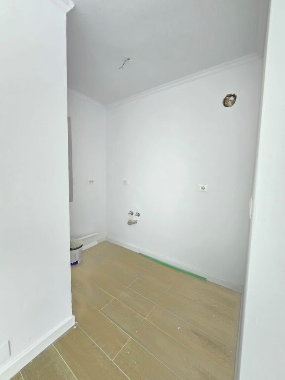 Super Apartament Per Shitje 1+1  Ne Lagjen 13. Rruga Rruga Rexhep Telaj✨️