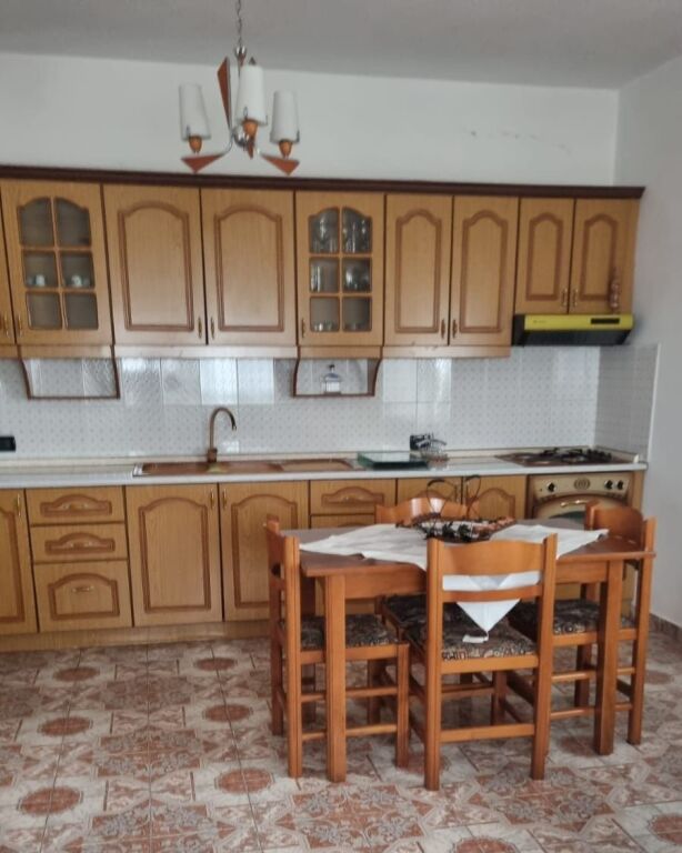 JEPET ME QERA KATI 2 I NJE VILE PRANE KANTINES SKËNDERBEU, DURRËS