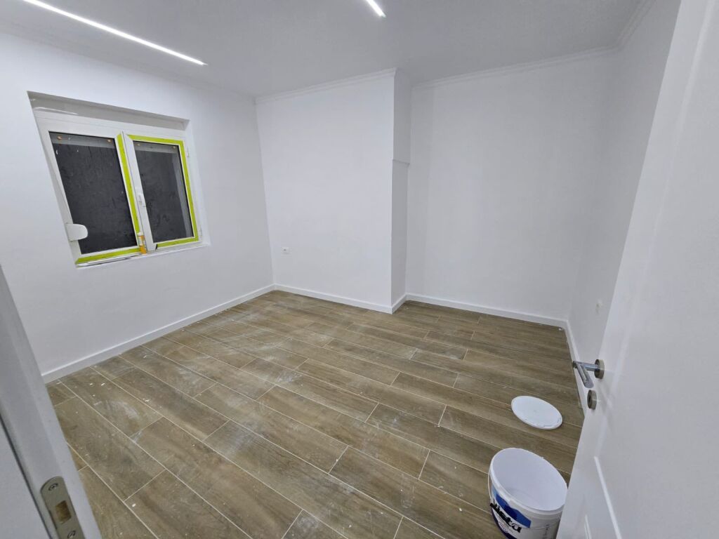 Super Apartament Per Shitje 1+1  Ne Lagjen 13. Rruga Rruga Rexhep Telaj✨️