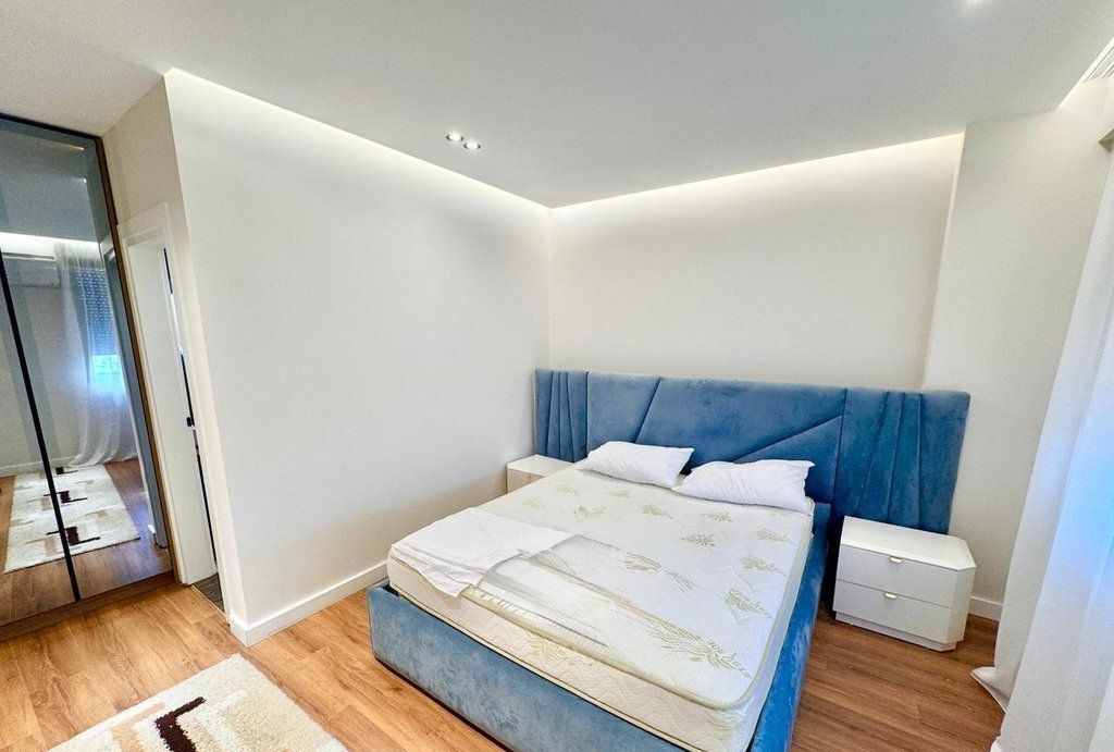 APARTMENT 2+1 NEAR THE NEW MARKET!