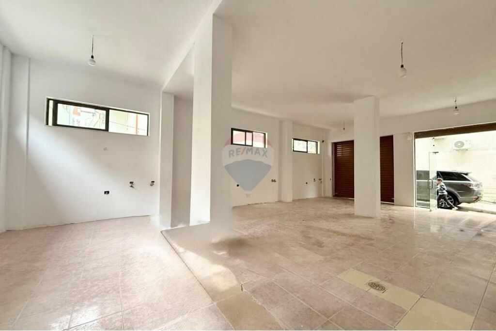 Warehouse/Storage - For Rent - Paris Commune, Tirana