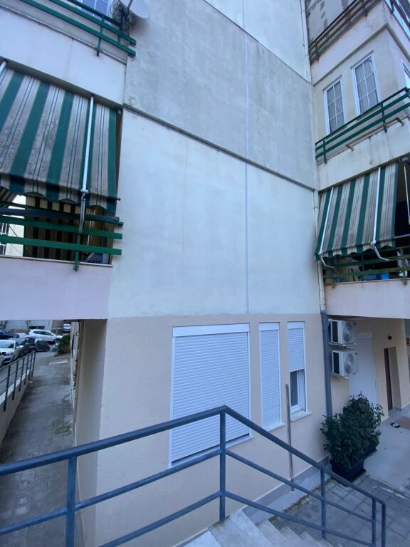 Jepet me qera Liqeni That 1+1 mobiluar 650 eu