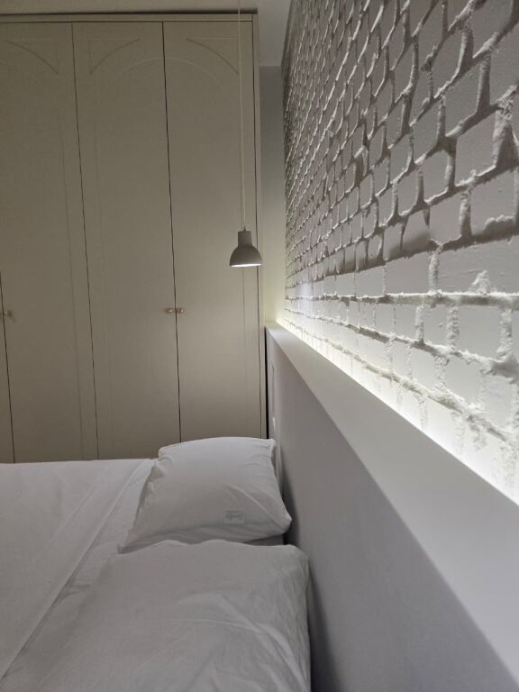 Affittasi 2+1, Myslym Shyr