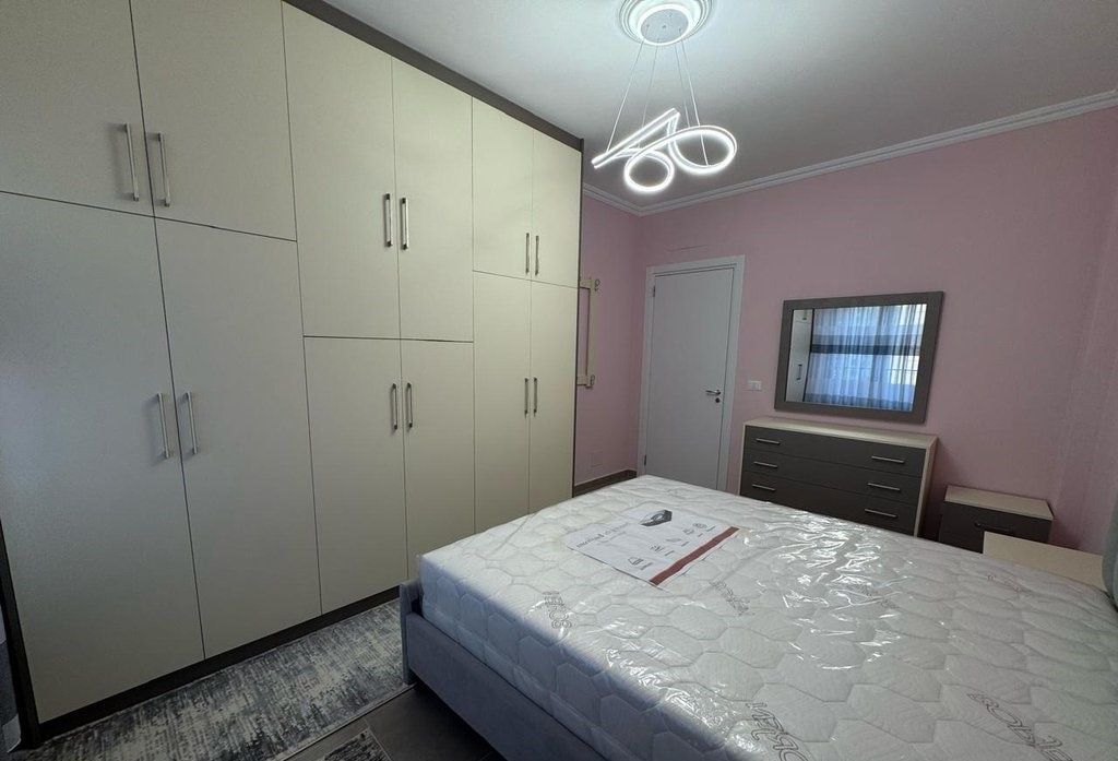 Super Appartamento 2+1+2, vicino alla Stazione dei Treni, all'inizio del Nuovo Boulevard!