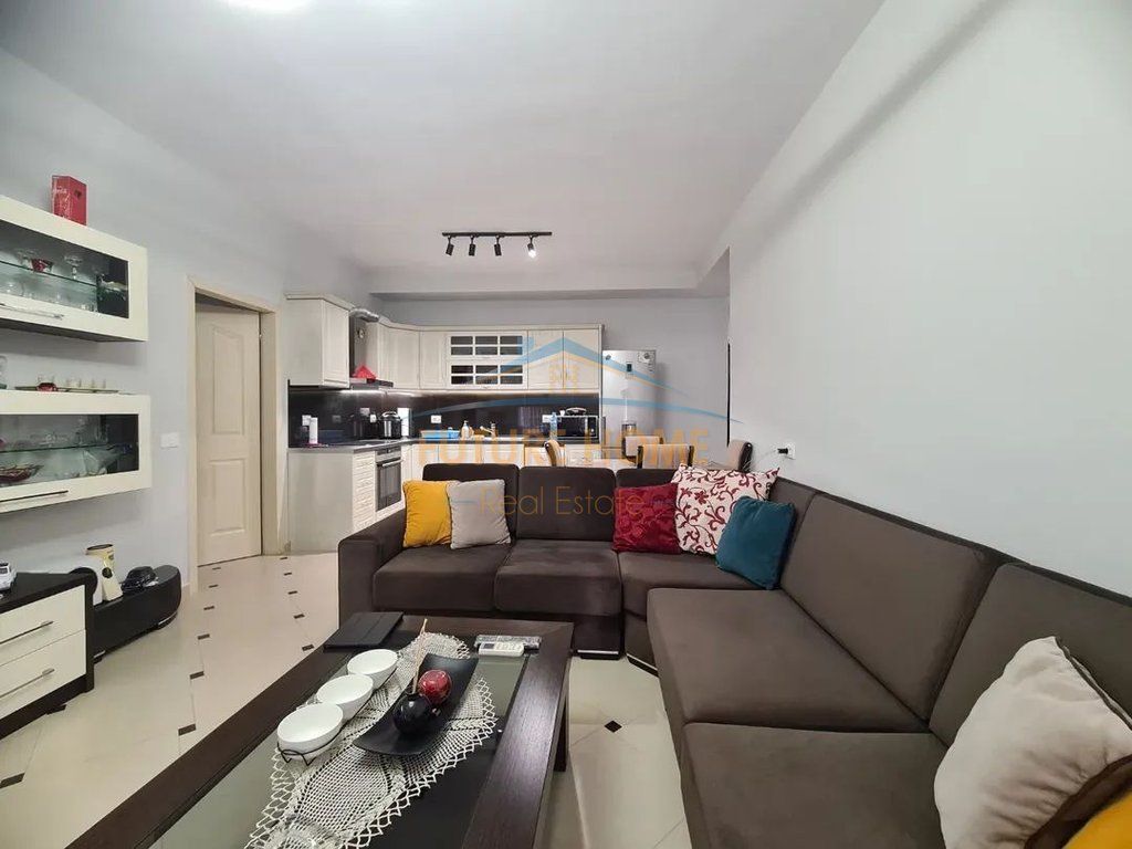 Qera,Apartament 2+1+2 ,Yzberisht