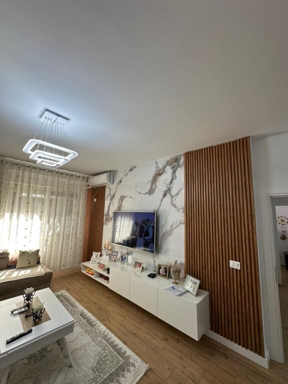 Shitet apartament 2+1 Tek kompleksi Tom Doshi me Shkoze