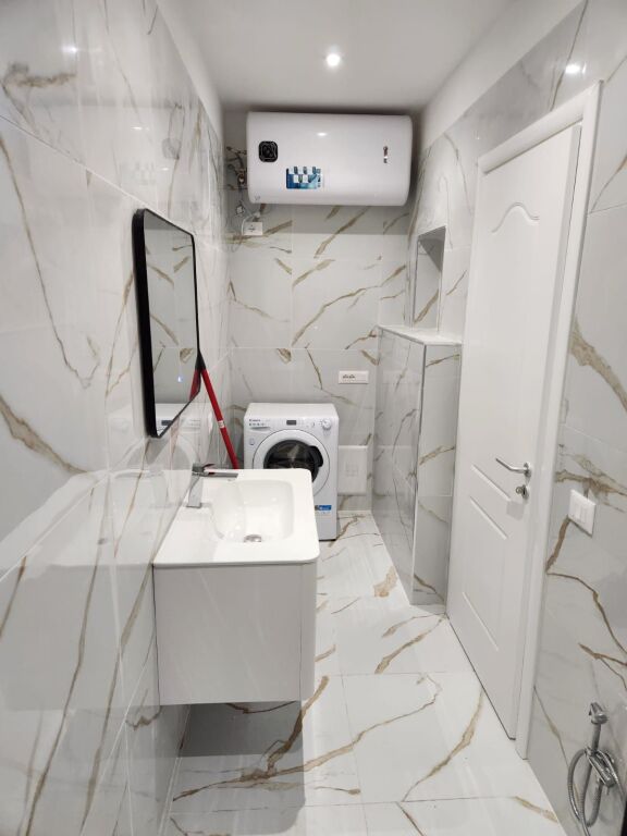 Shitet apartament 3+1.