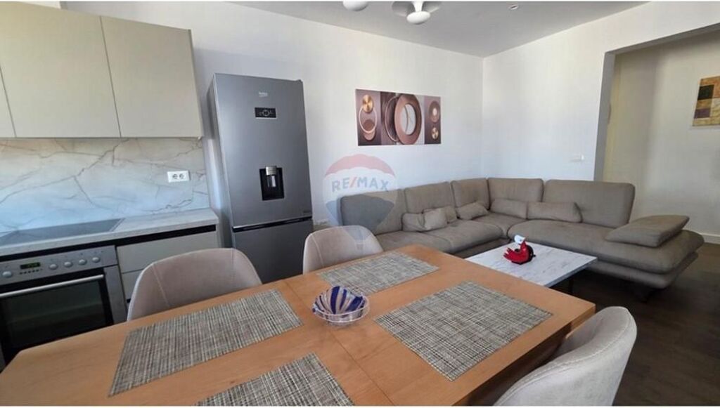 Apartament - Për Qira - Rruga Mine Peza, Tiranë