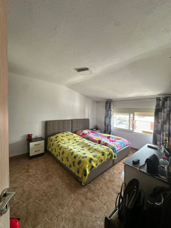 Tirane, shitet apartament 2+1+Ballkon Kati 4, 62 m² 160.000 € (Bulevardi Zogu I , Tirane)
