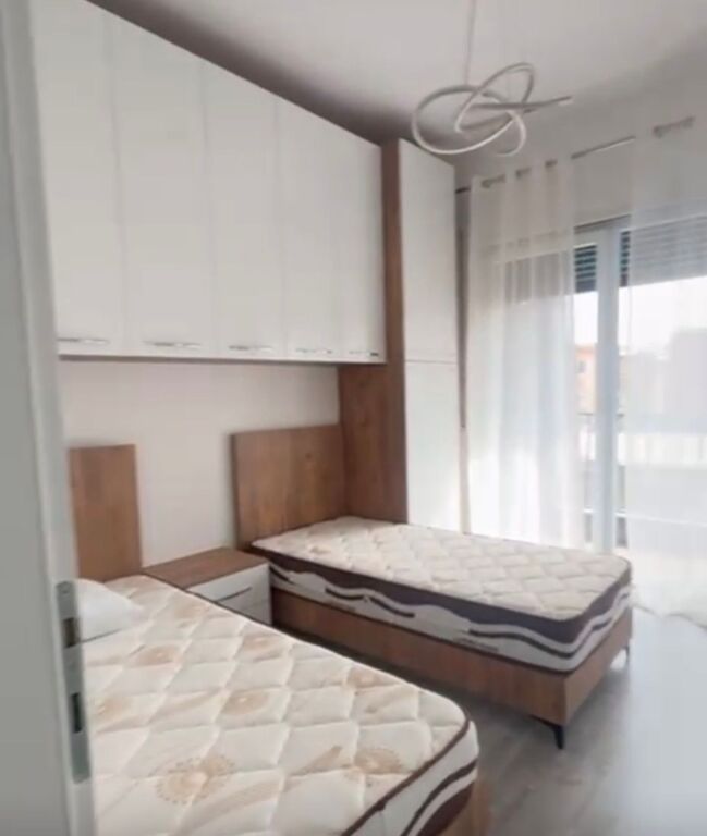 Shitet apartament 2+1+2 perballe Amerikan 3!