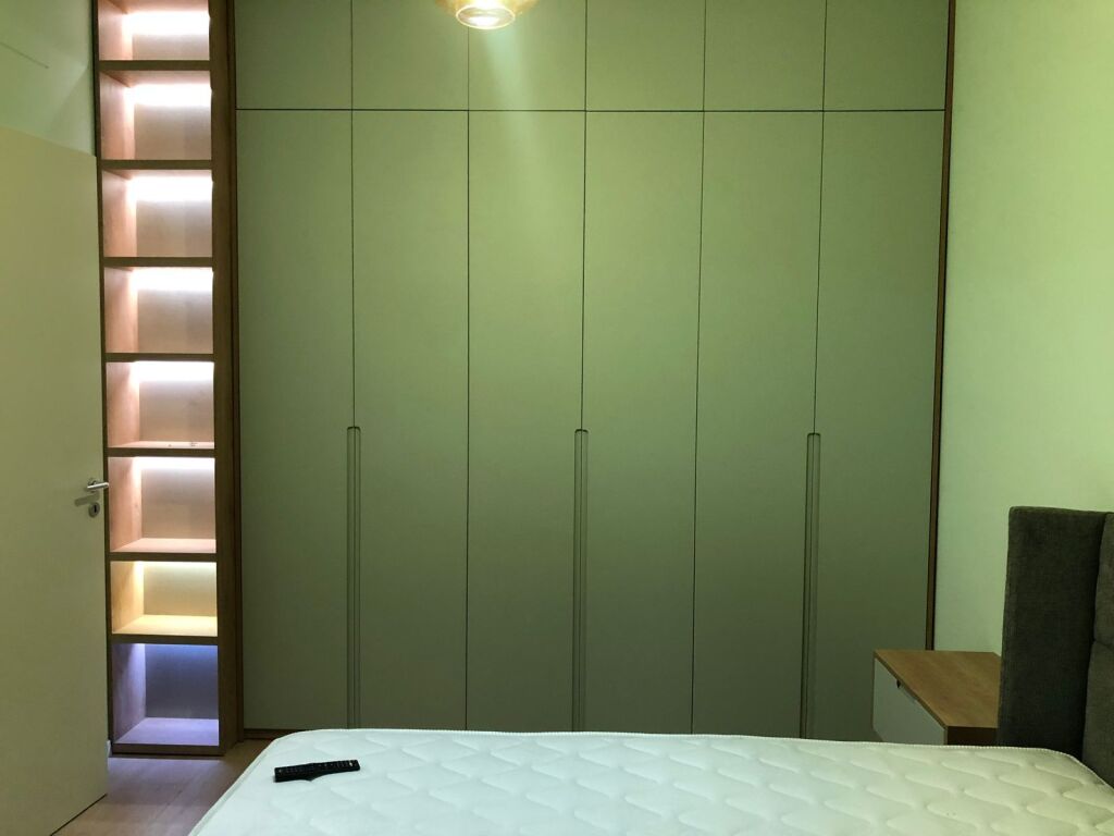 Apartament me qira tek Rezidenca Marga,prane Bulevardit te Ri.Cmimi 500 mije lek e mobiluar