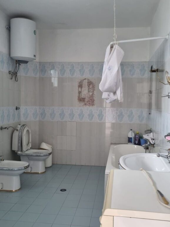 JEPET ME QERA KATI 2 I NJE VILE PRANE KANTINES SKËNDERBEU, DURRËS