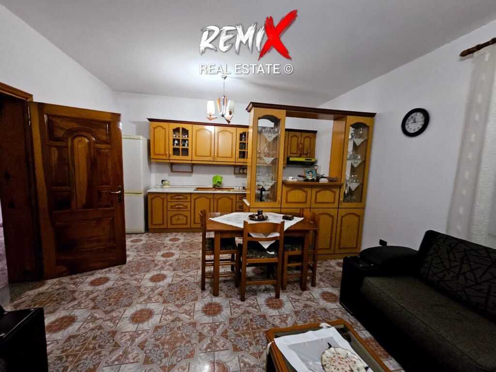 JEPET ME QERA KATI 2 I NJE VILE PRANE KANTINES SKËNDERBEU, DURRËS