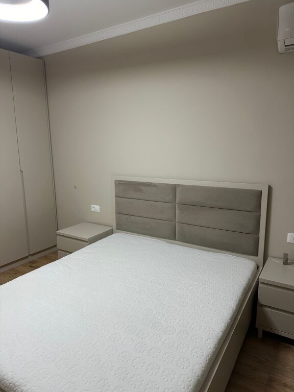 Apartament 1+1 me qera , Astir