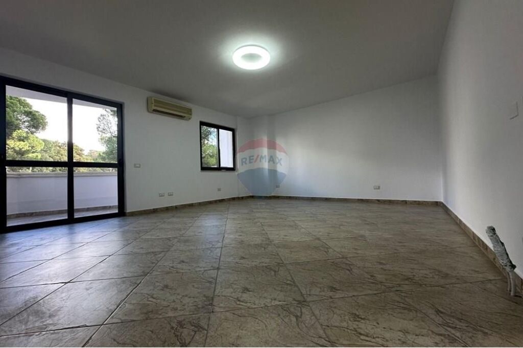 Zyrë - Për Qira - Rruga Dervish Hima, Tiranë