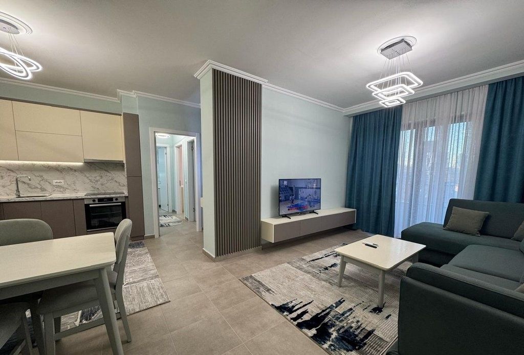 Super Appartamento 2+1+2, vicino alla Stazione dei Treni, all'inizio del Nuovo Boulevard!