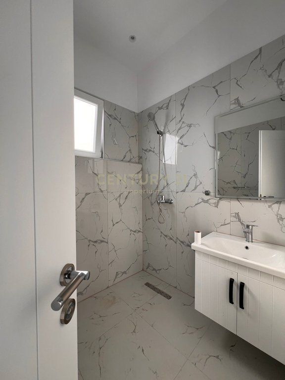 Apartament 2+1 Për Qira në Kodra e Priftit, Tiranë