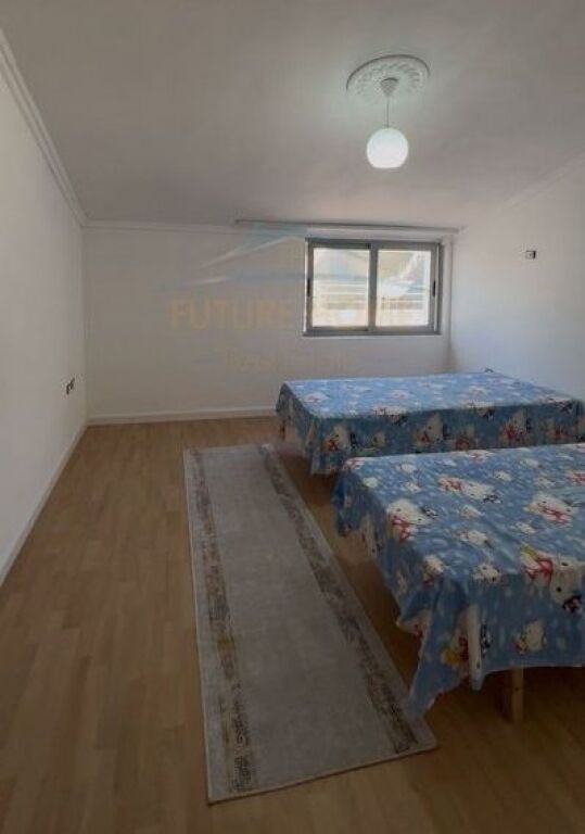 Shitet,Apartament 1+1+Verande, Rruga e Thesarit, Fresk