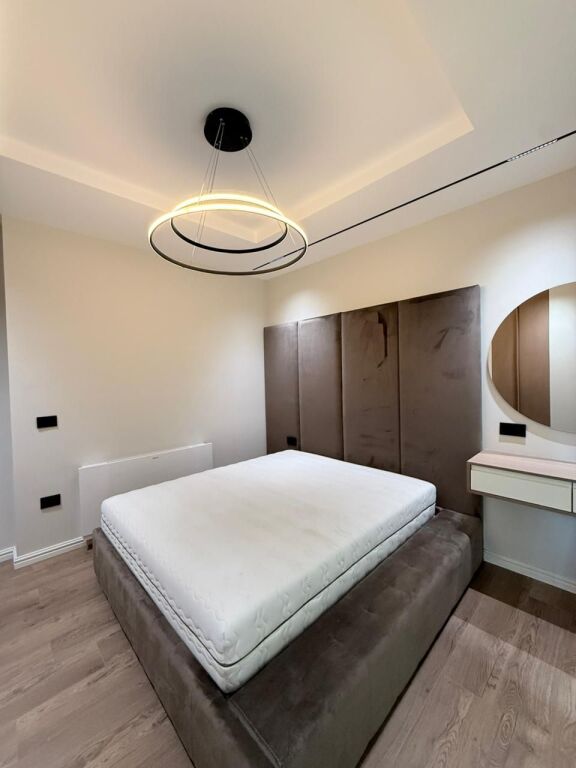 APARTAMENT LUKSOZ ME QERA TEK KOPSHTI ZOOLOGJIK