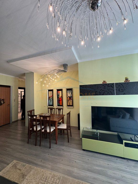 Qira, Apartment 2+1+Parking Space, Rruga Barrikadë, Tiranë