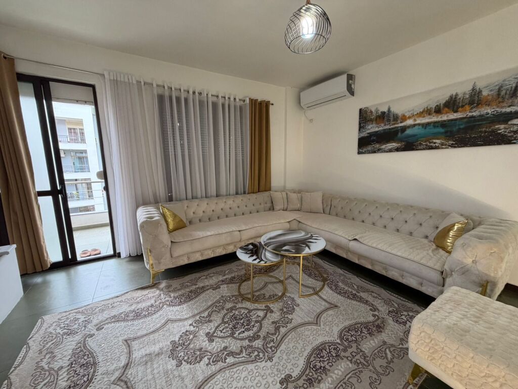Apartment me qera 2+1+2+parkim Astir, Prane viles L