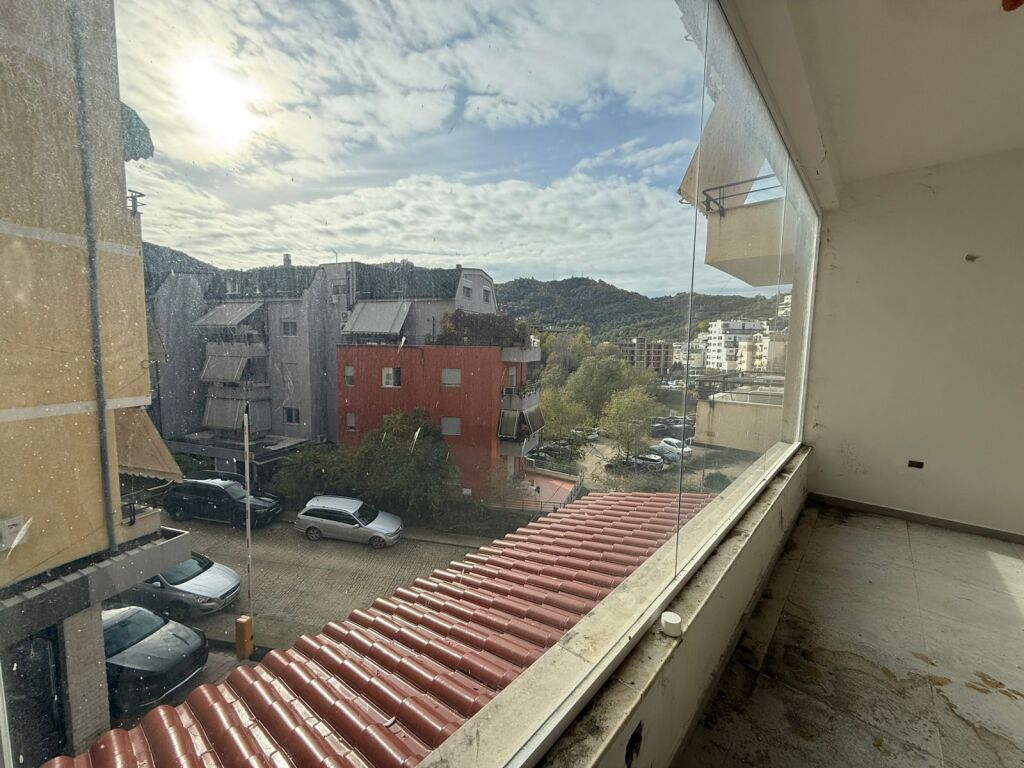 BUSINESS PREMISES FOR SALE DRY LAKE