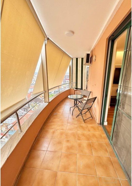 APARTMENT 2+1 NEAR THE NEW MARKET!