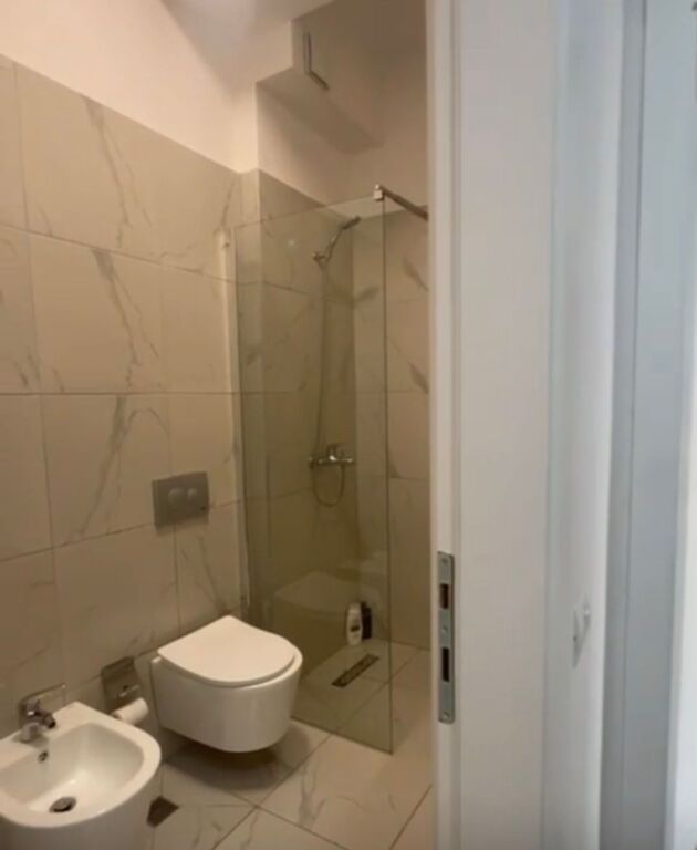 Shitet apartament 2+1+2 perballe Amerikan 3!