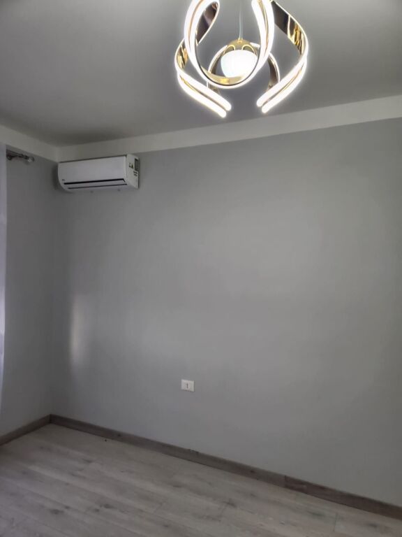 Shitet apartament 3+1.