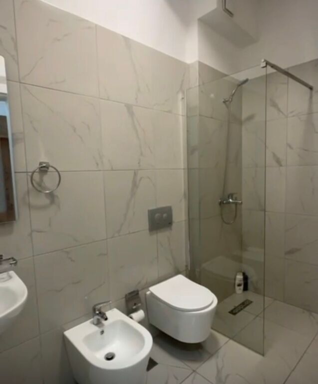 Shitet apartament 2+1+2 perballe Amerikan 3!