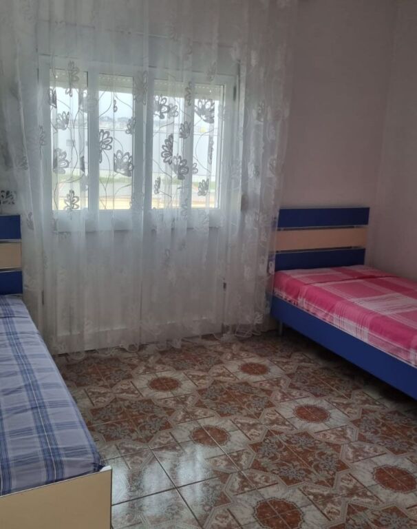 JEPET ME QERA KATI 2 I NJE VILE PRANE KANTINES SKËNDERBEU, DURRËS