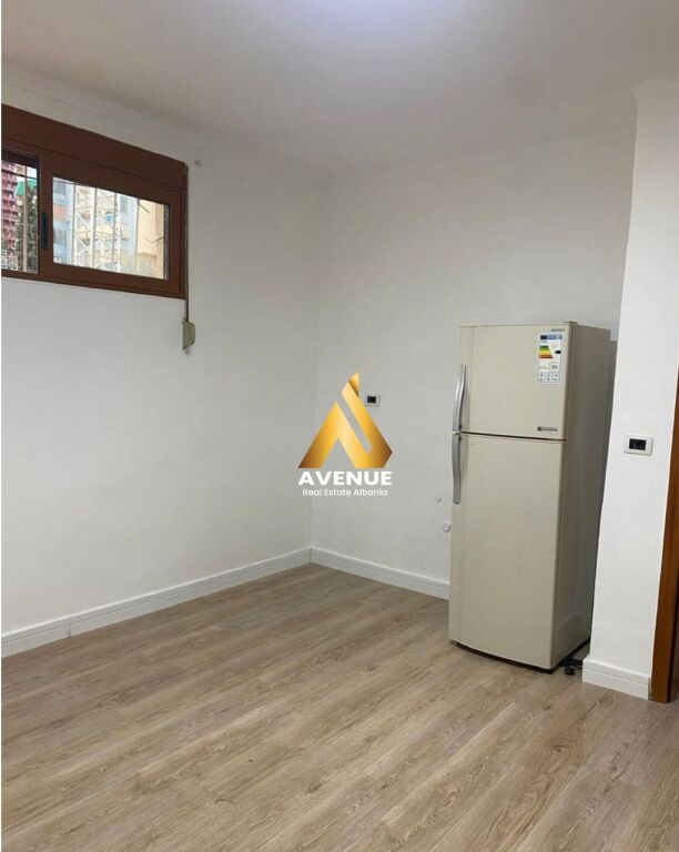 JEPET ME QIRA GARSONIERE TE RRUGA MYSLYM SHYRI, TIRANË