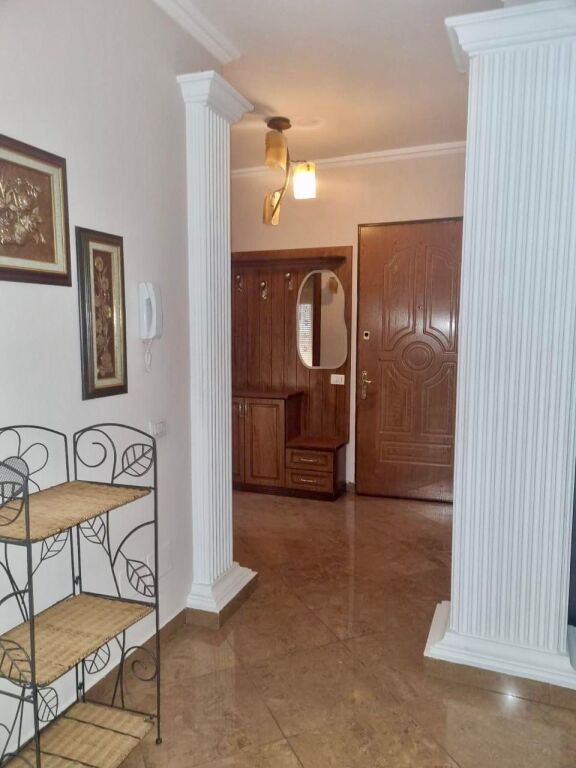 📣 AFFITTO Appartamento 1+1 📍 Vicino al Liceo "Petro Nini Luarasi" ✨