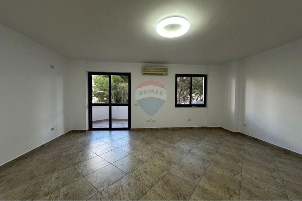 Zyrë - Për Qira - Rruga Dervish Hima, Tiranë