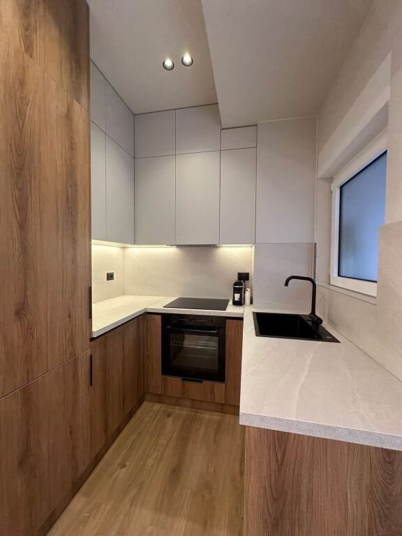 SHITET 1+1 + PARKIM REZIDENCA KADIU, ALI DEMI 💰 Cmimi: 134,000 €    📍 Lokacion: Rezidenca Kadiu, Ali Demi