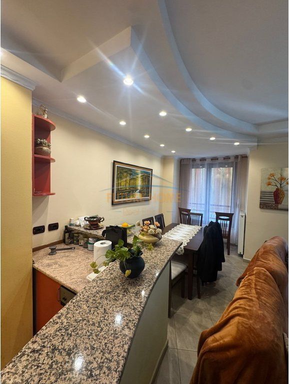 Affitto,Appartamento 3+1+2+Posto Auto,Via dei Bogdan, Tirana