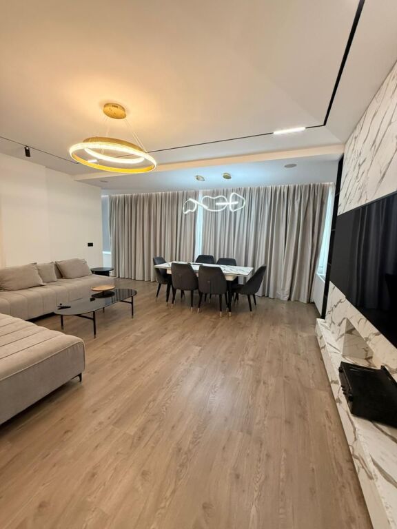 🏠Jepet Apartament Luksoz 2+1 me Qira te Liqeni i Tiranës!