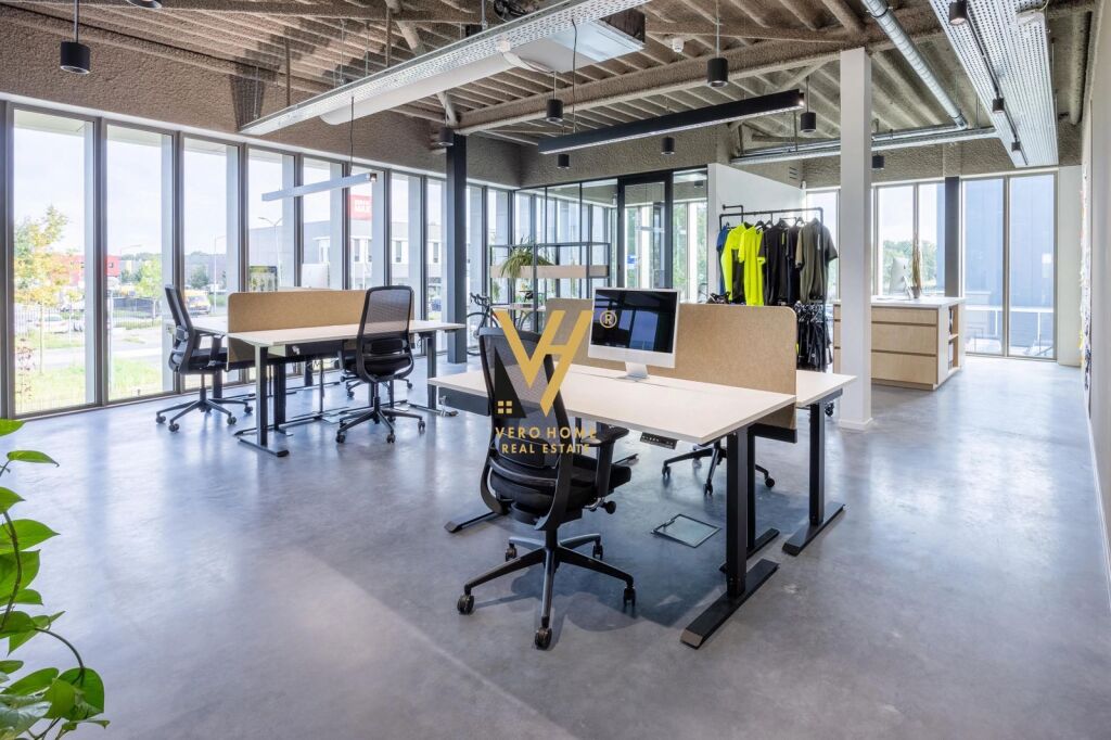 JEPET ZYRE 300 M2 ME QERA TE CASA ITALIA 2.500 EURO