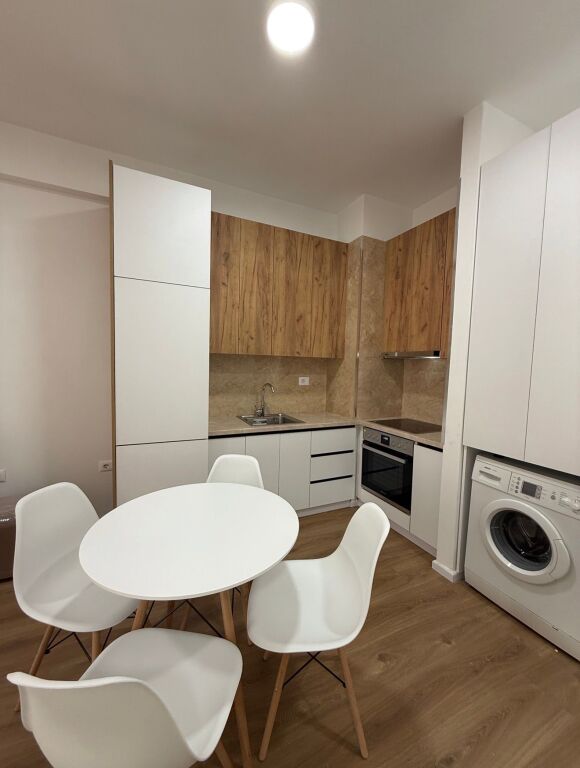 Jepet me qera apartament 1+1 Rruga ali demi