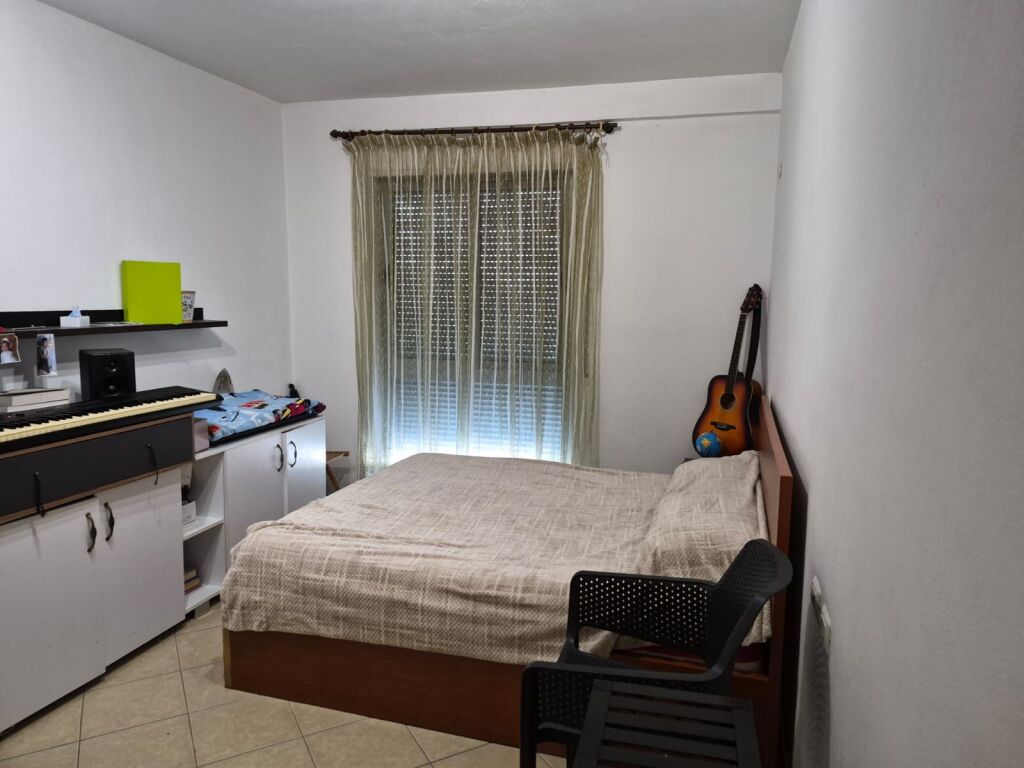 🏡 Affittasi 2+1 📍 Di fronte a Delijorgji, Via Stavri Themeli 💶 550€ / mese 🏢 Palazzo con ascensore