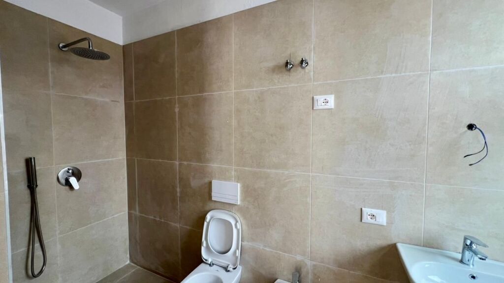 🏠 IN VENDITA: Appartamento 2+1+2 Bagni 📍 Yzberisht (Via Thoma Koxhaj) - €145.000 - Palazzo anno 2020 - 8° Piano - 172m² || Ampia veranda ideale per relax e famiglia 🔥