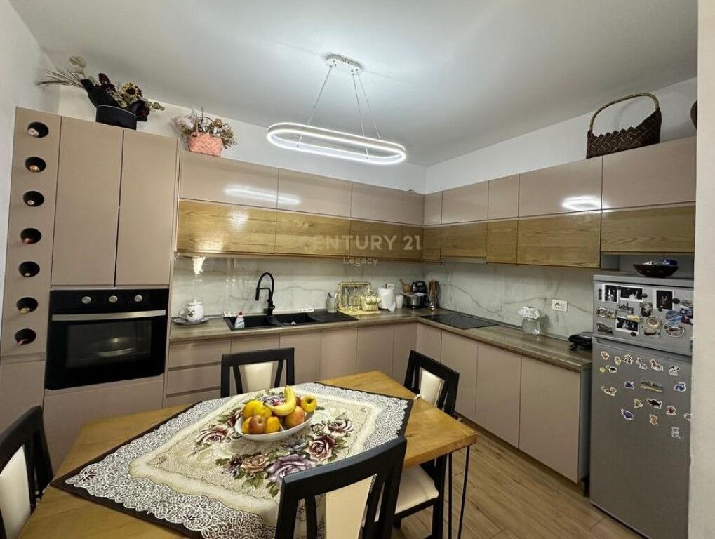 Appartamento 2+1+2 balconi in vendita, Complesso Tom Doshi, Shkoze